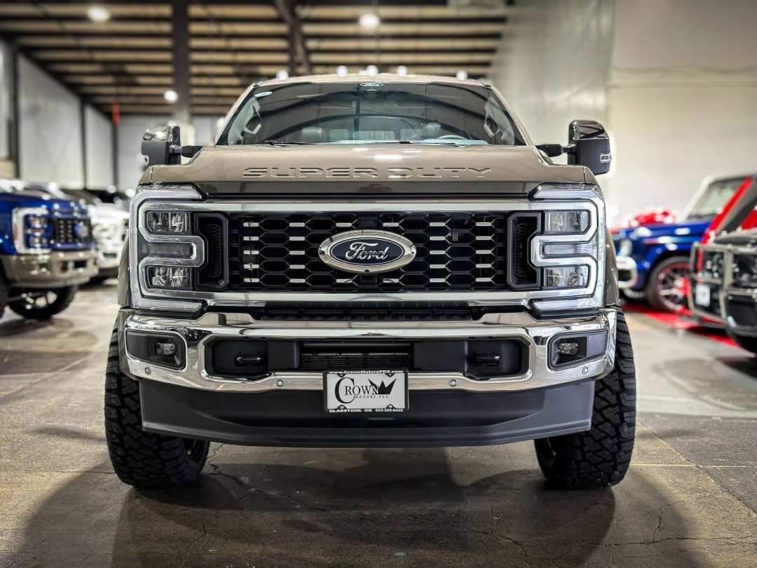 2026 Ford F450 Super Duty King Ranch Marsh Gray 24" Arena 37" MT - Image 3
