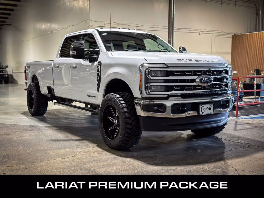 2026 Ford F350 Super Duty Crew Lariat 8 ft - Image 3
