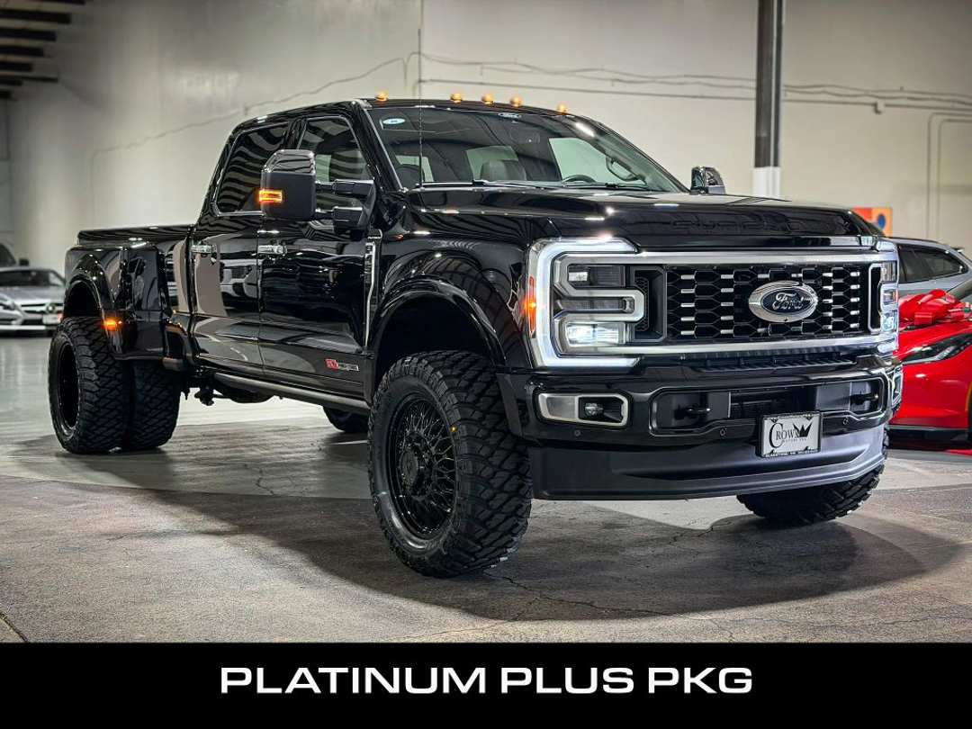 2026 Ford F450 Super Duty Crew Platinum 8 ft - Image 3