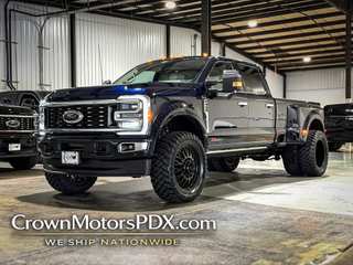 2025 Ford F450 Super Duty Crew PLATINUM PLUS ANTIMATTER BLUE 22" WHEELS WITH 37" MTs