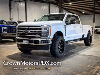 2026 Ford F350 Super Duty Crew Lariat 8 ft