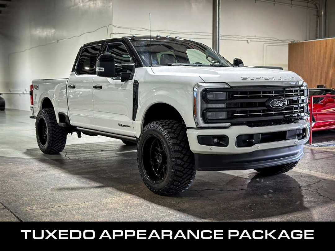 2026 Ford F350 Super Duty Crew Platinum 6 3/4 ft - Image 3