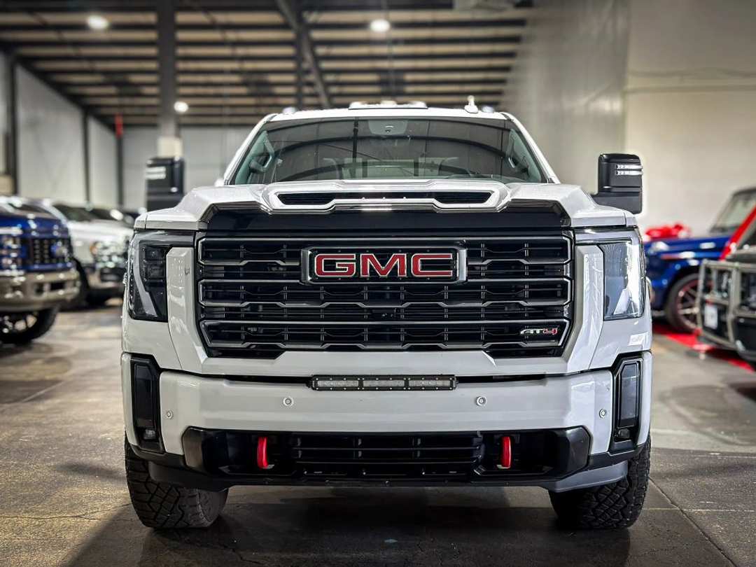 2025 GMC Sierra 2500 Hd Crew AT4 6.6L DURAMAX 20" HOSTILE WHEELS - Image 3