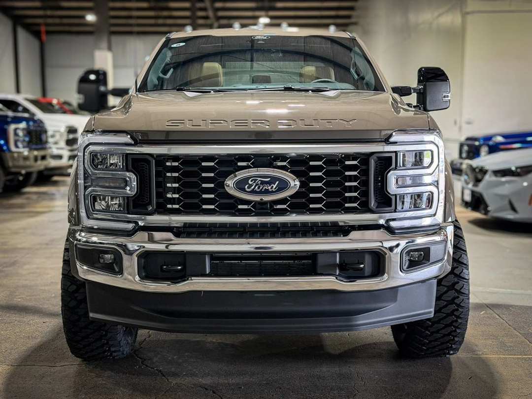 2026 Ford F450 Super Duty Crew Lariat 8 ft - Image 3
