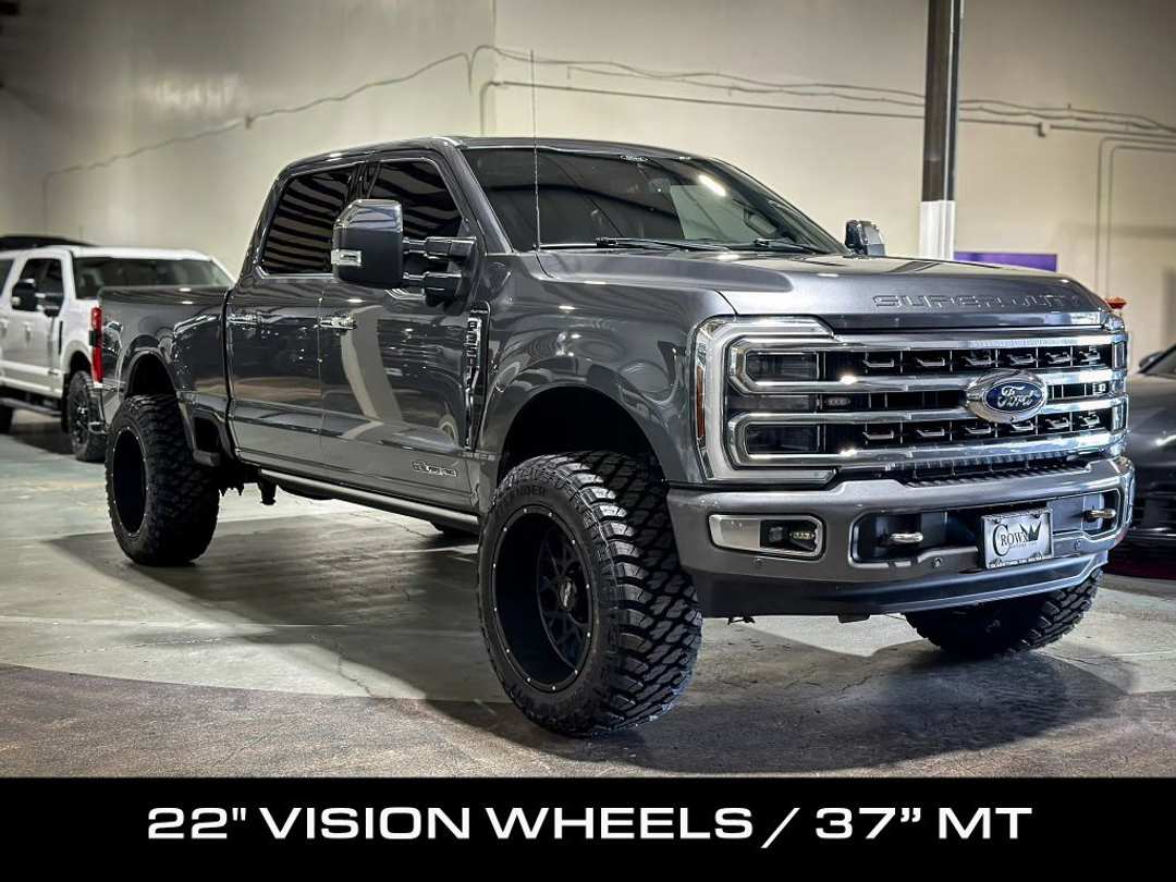 2024 Ford F350 Super Duty Crew Platinum 6 3/4 ft - Image 3