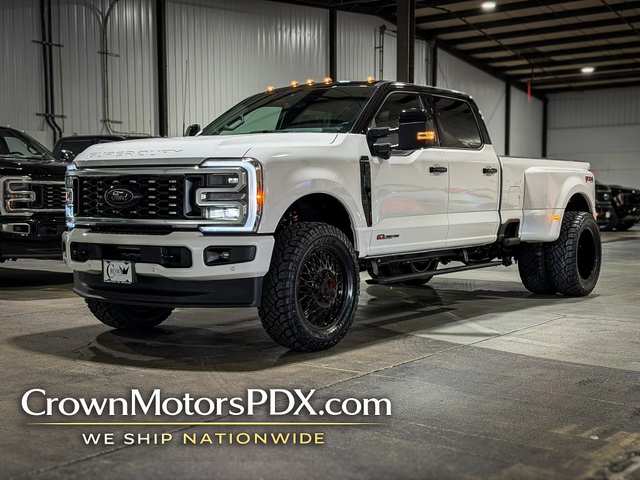2026 Ford F350 Super Duty Crew Platinum 8 ft