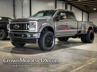 2023 Ford F450 Super Duty Crew Platinum 8 ft
