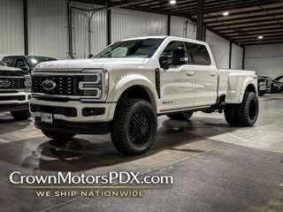 2026 Ford F450 Super Duty Crew PLATINUM FX4 OFFROAD PACKAGE 22" WHEELS WITH 37" MT TIRES