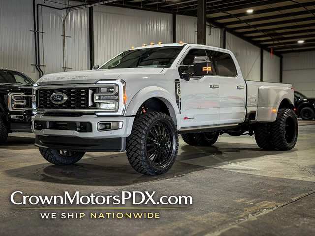 2026 Ford F450 Super Duty Crew Platinum 8 ft