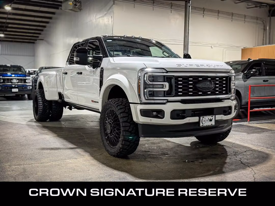 2026 Ford F450 Super Duty Crew Platinum 8 ft - Image 3