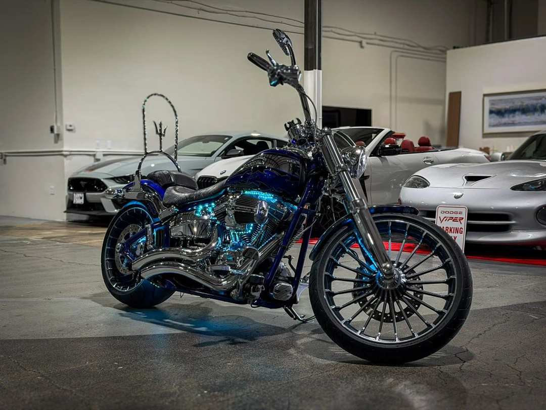 2014 Harley-Davidson Fxsbse Cvo Breakout - Image 3