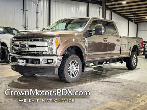 2017 Ford F350 Super Duty Crew Lariat 8 ft